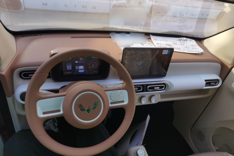 五菱汽车 宏光MINIEV 2024款 第三代 215km 青春版中控内饰12