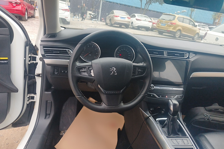 标致408 2014款 1.8L 自动豪华版中控内饰13