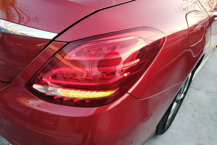 奔驰C级 2016款 C 180 L 运动型车身外观9