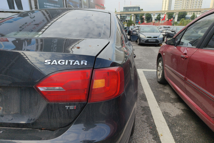 大众 速腾 2014款 1.4TSI 自动时尚型车身外观9