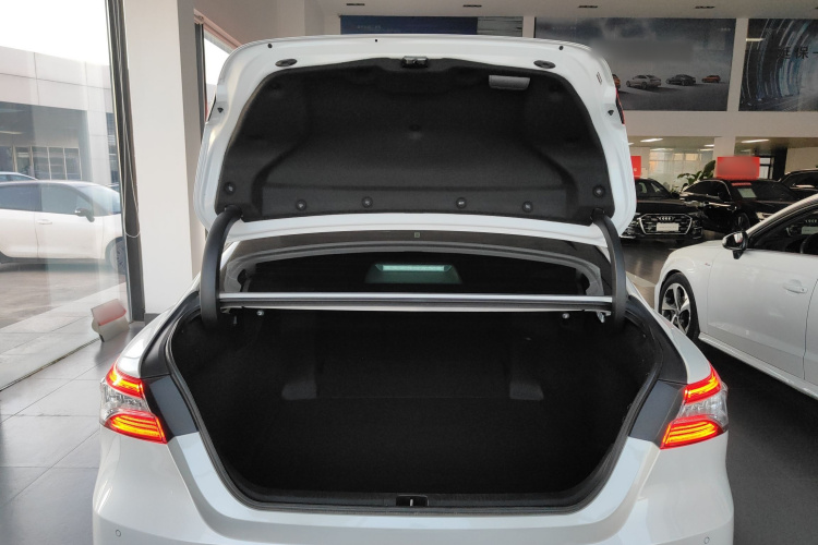 丰田 凯美瑞 2021款 2.0G 豪华版局部细节23