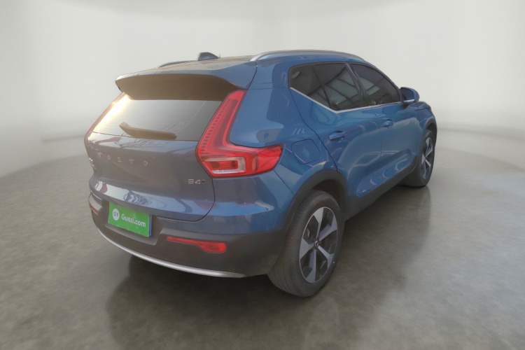 沃尔沃XC40 2023款 B4 四驱智远豪华版车身外观7
