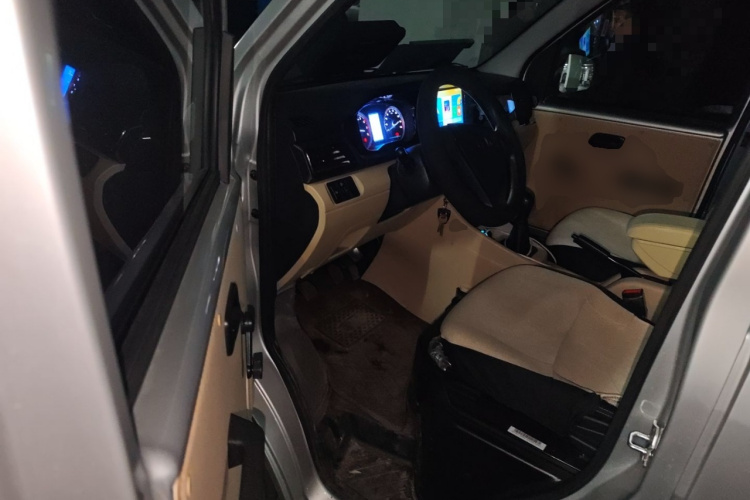 长安跨越 跨越星V3 2023款 1.5L汽油畅享型5座客车中控内饰20