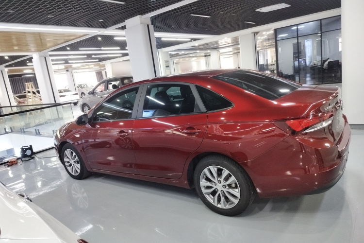 别克 英朗 2021款 改款 1.3T 自动轻混动精英型车身外观4