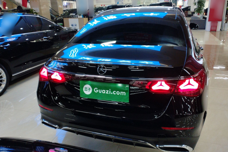奔驰E级 2024款 改款 E 300 L 时尚运动型车身外观6