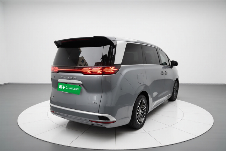 腾势D9 2022款 DM-i 1040 尊贵型车身外观7