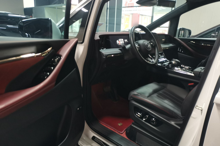 广汽传祺 传祺M8 2023款 宗师系列 双擎 御尊版中控内饰20