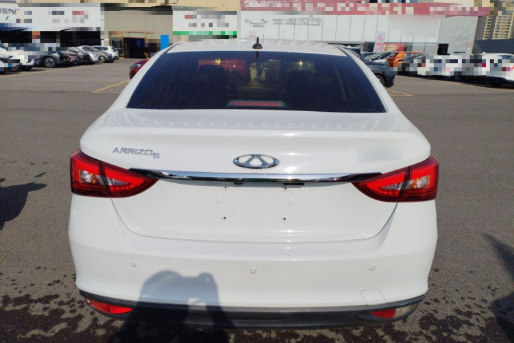 奇瑞 艾瑞泽5 2017款 1.5L 手动豪华版车身外观6