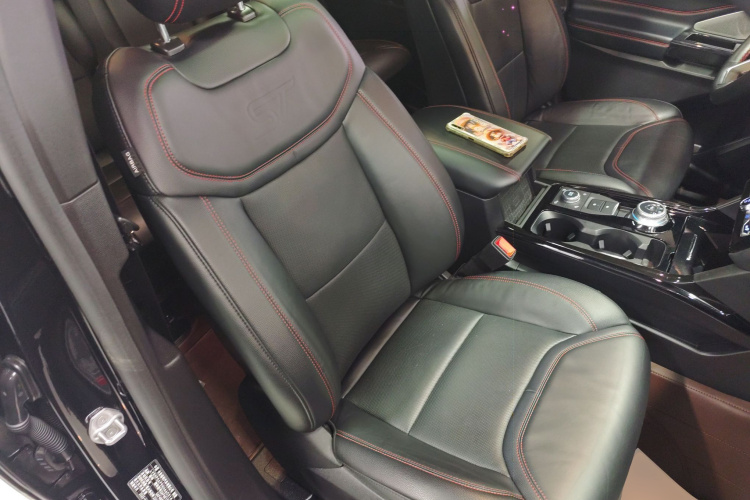 福特 探险者 2020款 EcoBoost 285 四驱运动版ST-LINE 7座局部细节41