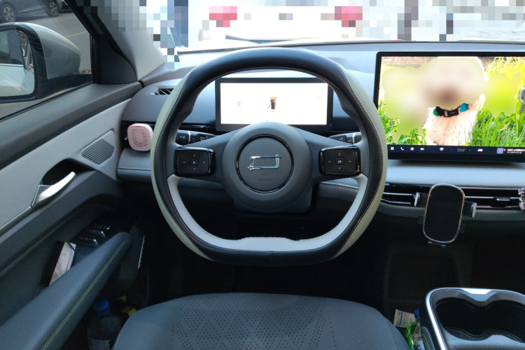 奔腾 悦意03 2025款 565km 乐享版中控内饰13