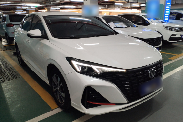 长安 逸动 2023款 畅享版 PLUS 蓝鲸NE 1.4T GDI DCT尊贵版车身外观3