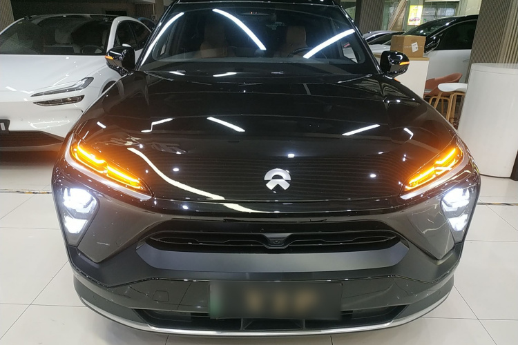 蔚来ES6 2020款 600KM 运动版车身外观2