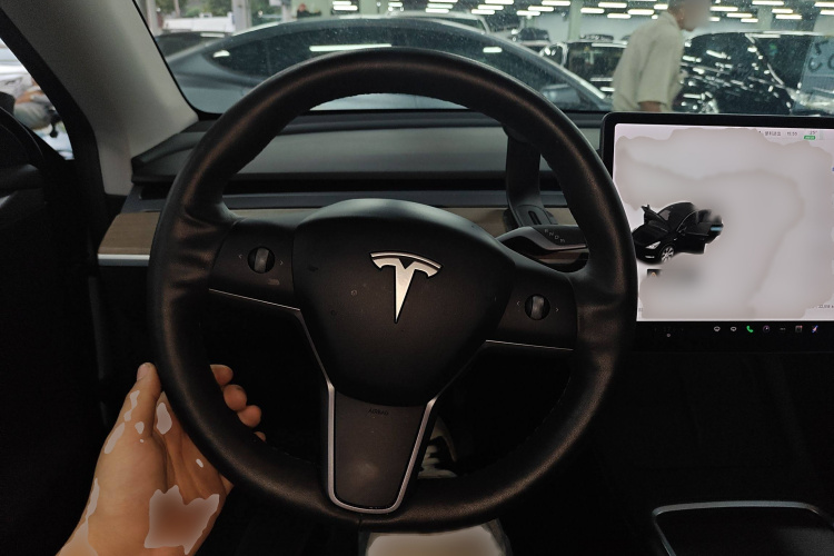 特斯拉 Model Y 2021款 长续航全轮驱动版局部细节13