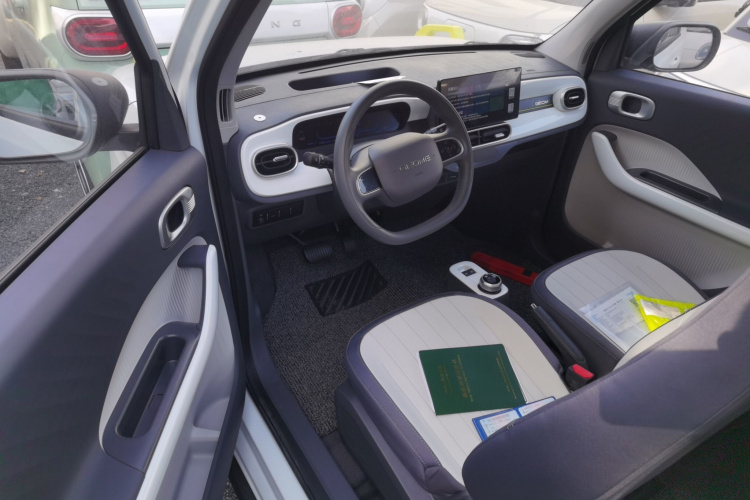 吉利银河 2025款 210km 熊猫骑士中控内饰20