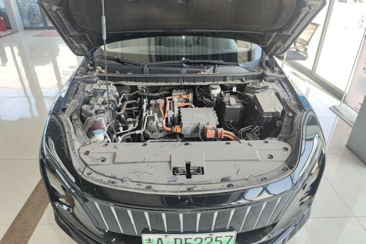 红旗E-QM5 2022款 431km 充电乐享版机舱底盘24