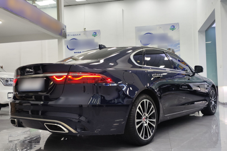 捷豹XFL 2021款 XFL 2.0T P250 两驱尊享豪华版车身外观6004