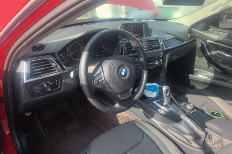 宝马3系 2017款 320Li 时尚型中控内饰12