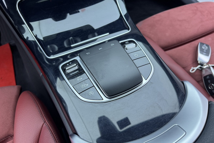 奔驰C级 2019款 C 260 运动版中控内饰7003