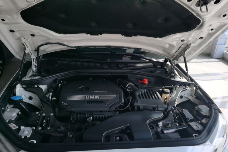 宝马1系 2020款 120i M运动套装机舱底盘24