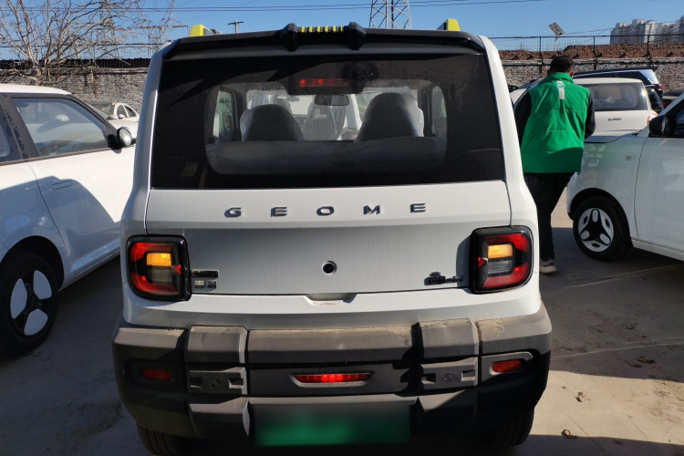 吉利银河 2025款 210km 熊猫骑士车身外观6