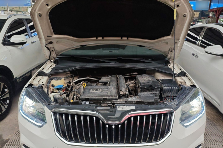 斯柯达 Yeti 2014款 1.4TSI DSG极地版机舱底盘24