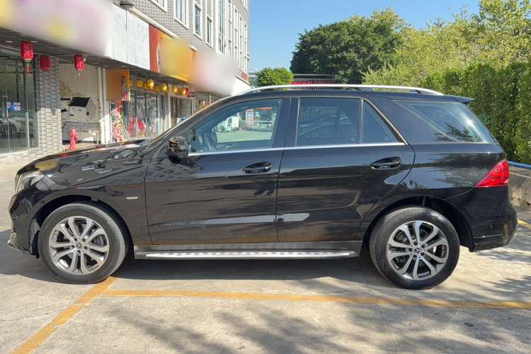 奔驰GLE 2018款 GLE 320 4MATIC 动感型臻藏版车身外观6003