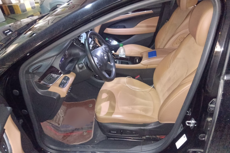 别克 君越 2019款 28T 尊贵型局部细节19