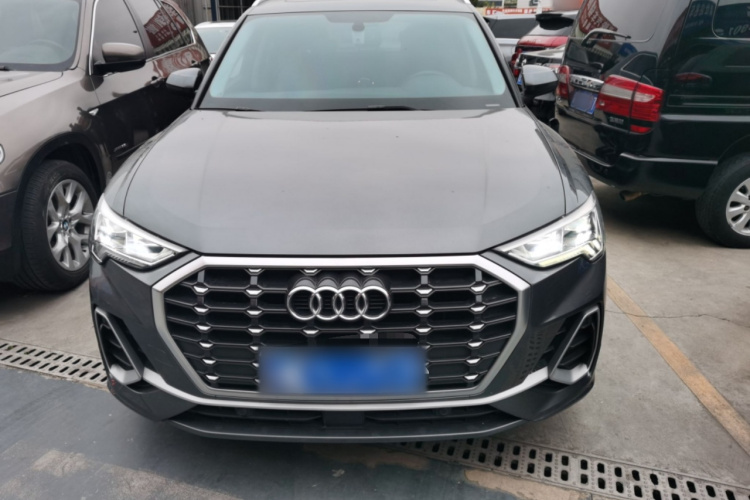 奥迪Q3 2019款 35 TFSI 时尚动感型车身外观2