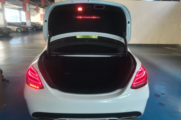 奔驰C级 2017款 改款 C 200 L 运动版局部细节23