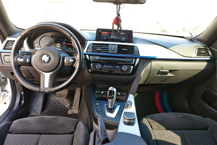 宝马4系 2019款 425i Gran Coupe M运动套装中控内饰12