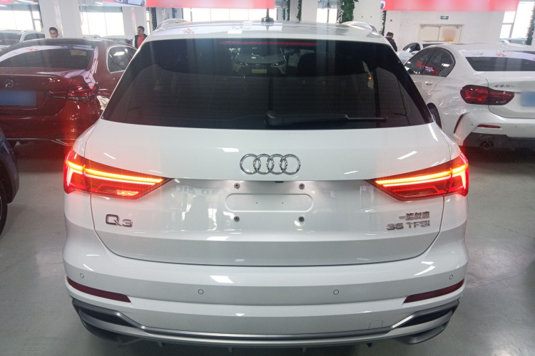 奥迪Q3 2021款 35 TFSI 时尚动感型车身外观6