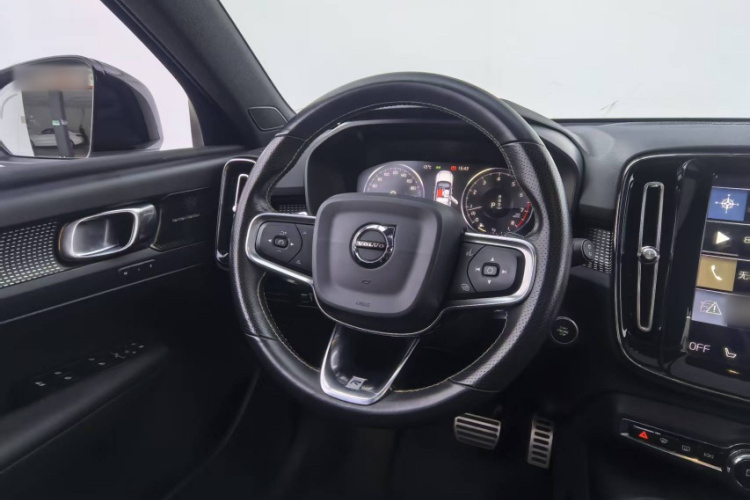 沃尔沃XC40 2020款 T4 四驱智雅运动版中控内饰7013
