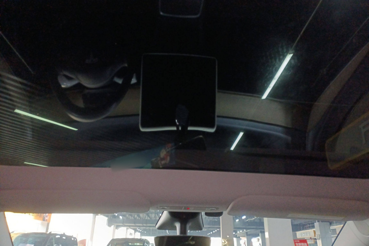 特斯拉 Model Y 2021款 标准续航后驱版局部细节22