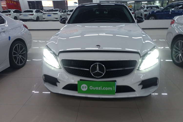 奔驰C级 2020款 改款 C 260 L 运动版车身外观2