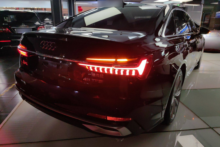 奥迪A6L 2023款 45 TFSI 臻选动感型车身外观7