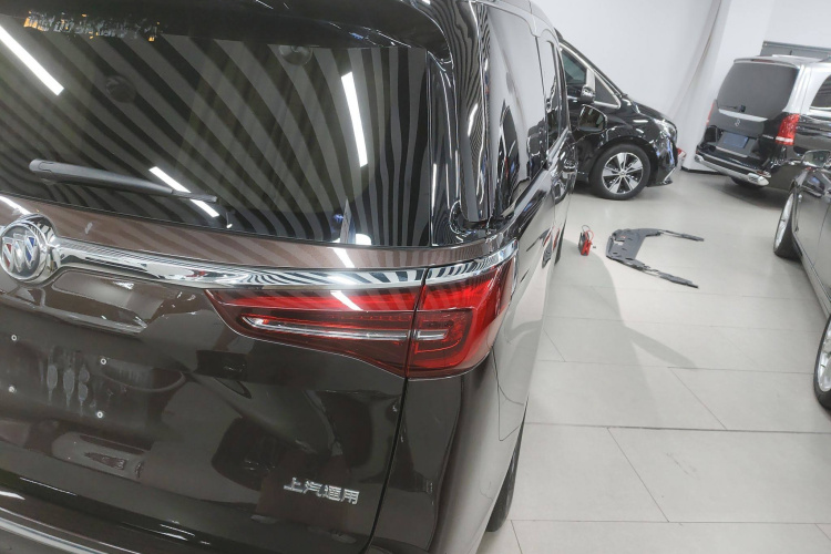 别克GL8 2021款 ES陆尊 653T 尊享型车身外观7