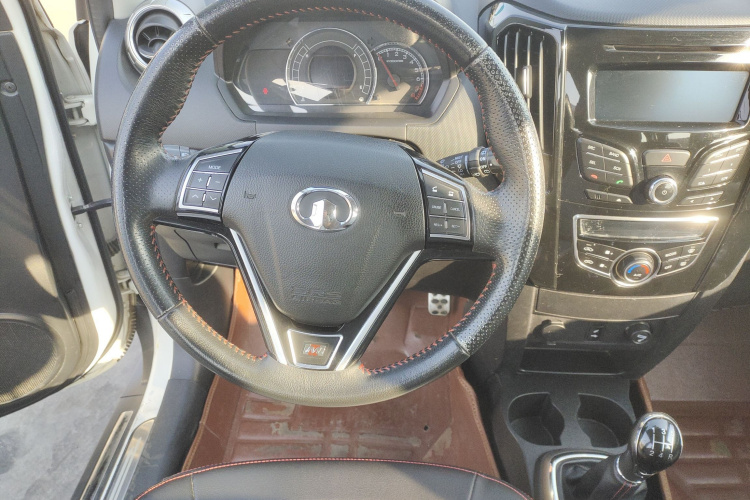 长城M4 2014款 1.5L 手动舒适型中控内饰13