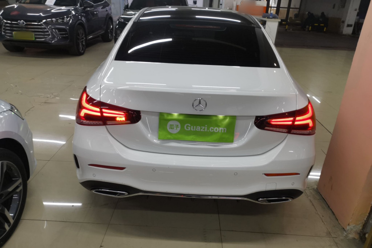 奔驰A级 2022款 改款 A 200 L 运动轿车时尚型车身外观6