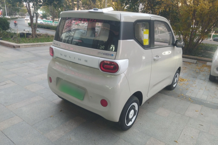 五菱汽车 宏光MINIEV 2024款 第三代 215km 青春版车身外观7