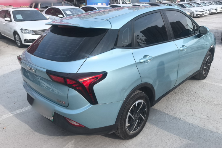 哪吒汽车 哪吒V 2021款 长续航娱乐版升级型车身外观7