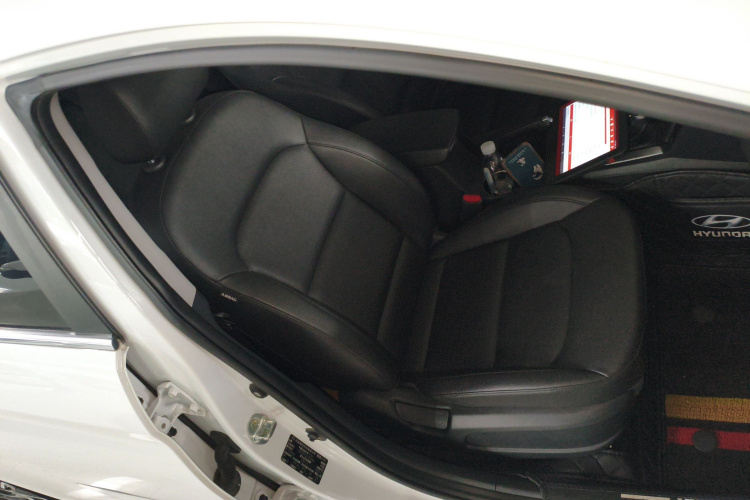 现代 领动 2020款 1.5L CVT智炫·精英型局部细节41