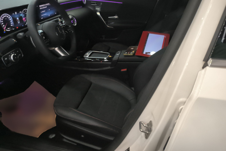 奔驰A级 2025款 A 200 L 时尚型中控内饰19