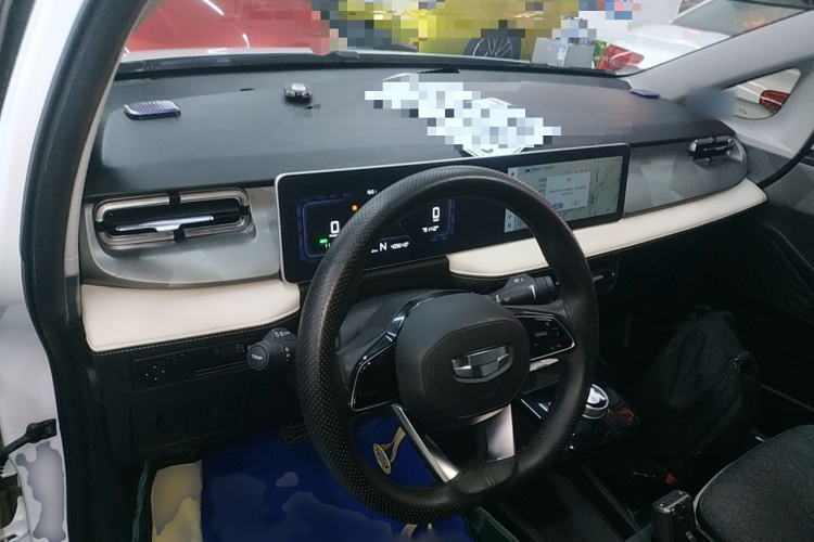 吉利几何E萤火虫 2024款 301km 龙腾版中控内饰7002