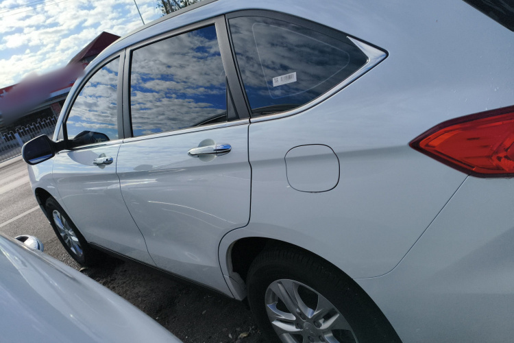 哈弗M6 2023款 PLUS 1.5T 手动精英智联型车身外观4