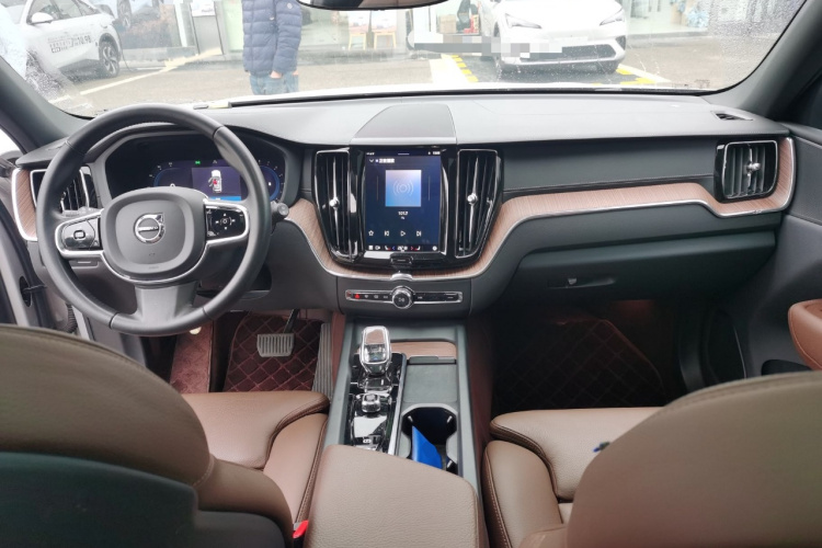 沃尔沃XC60 2022款 B5 四驱智远豪华版中控内饰12