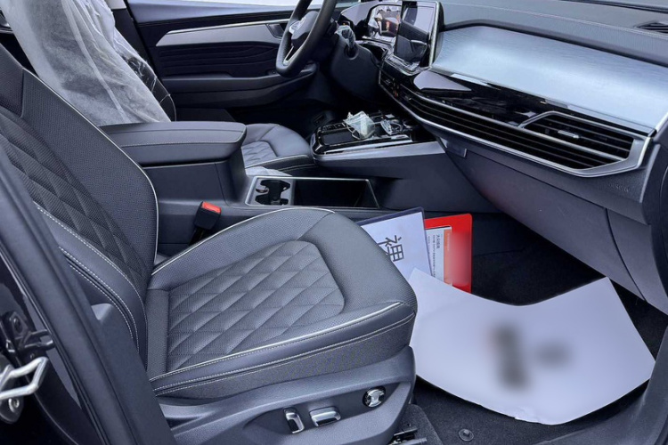 大众 揽境 2025款 380TSI 四驱豪华佳境Pro  众享款 6座中控内饰7009