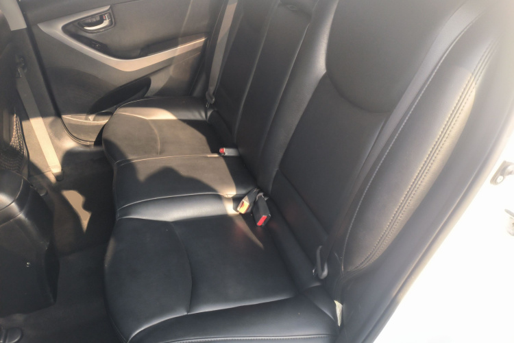 现代 朗动 2015款 1.6L 自动领先型中控内饰7004