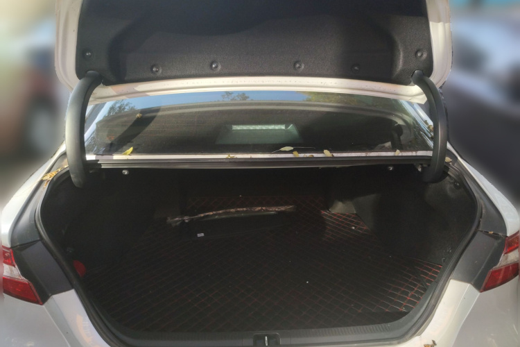 丰田 凯美瑞 2021款 双擎 2.5HGVP 领先版局部细节23