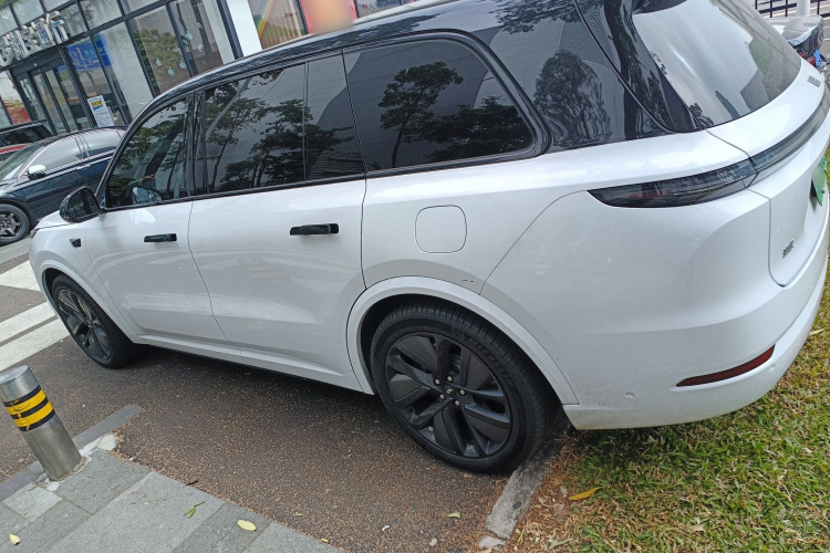 理想汽车 理想L9 2022款 Max车身外观4