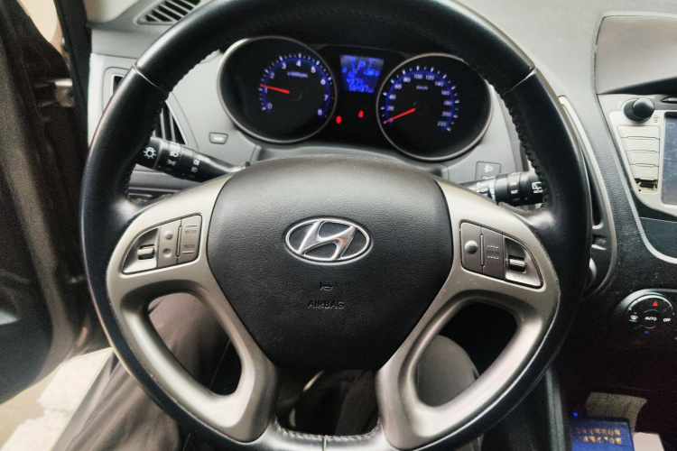 北京现代ix35 2015款 2.0L 自动两驱智能型 国IV中控内饰13